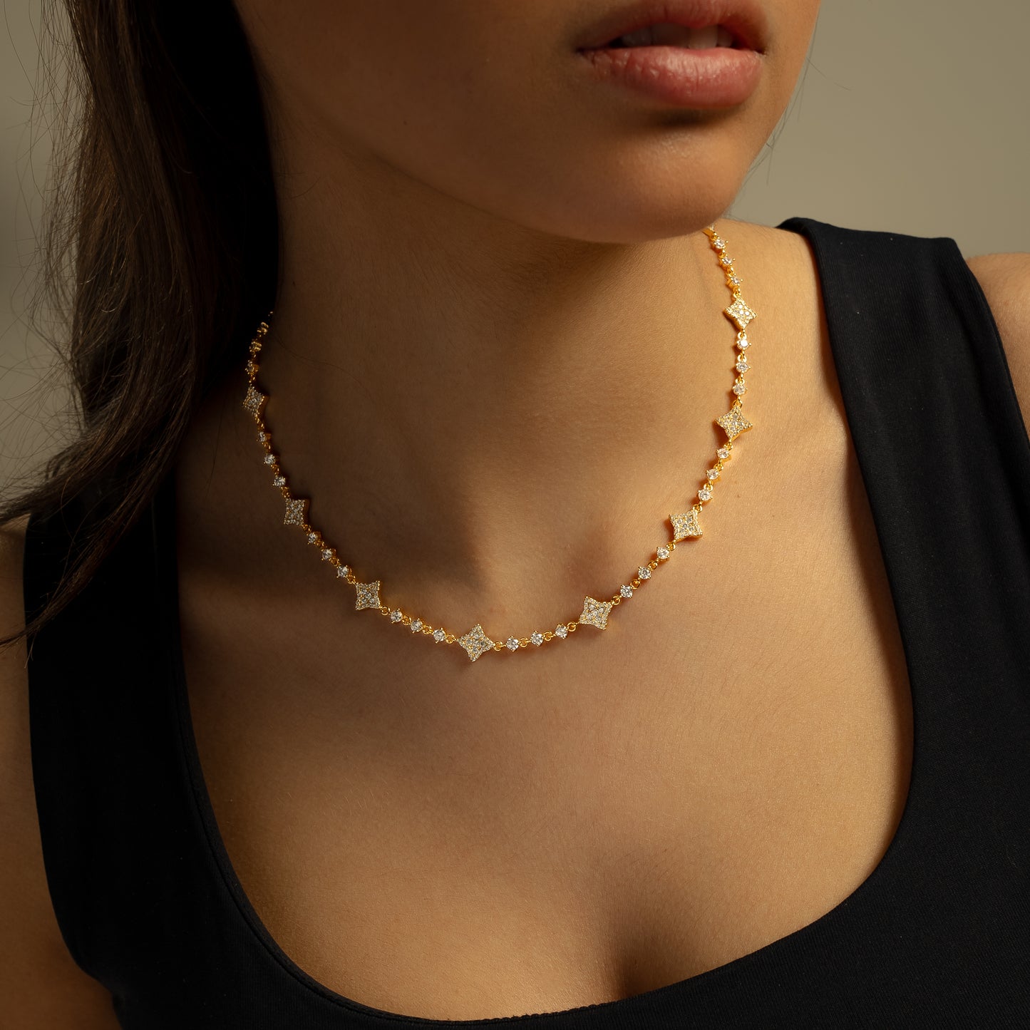 Chaîne Flower Tennis Dorée - Pierres blanches