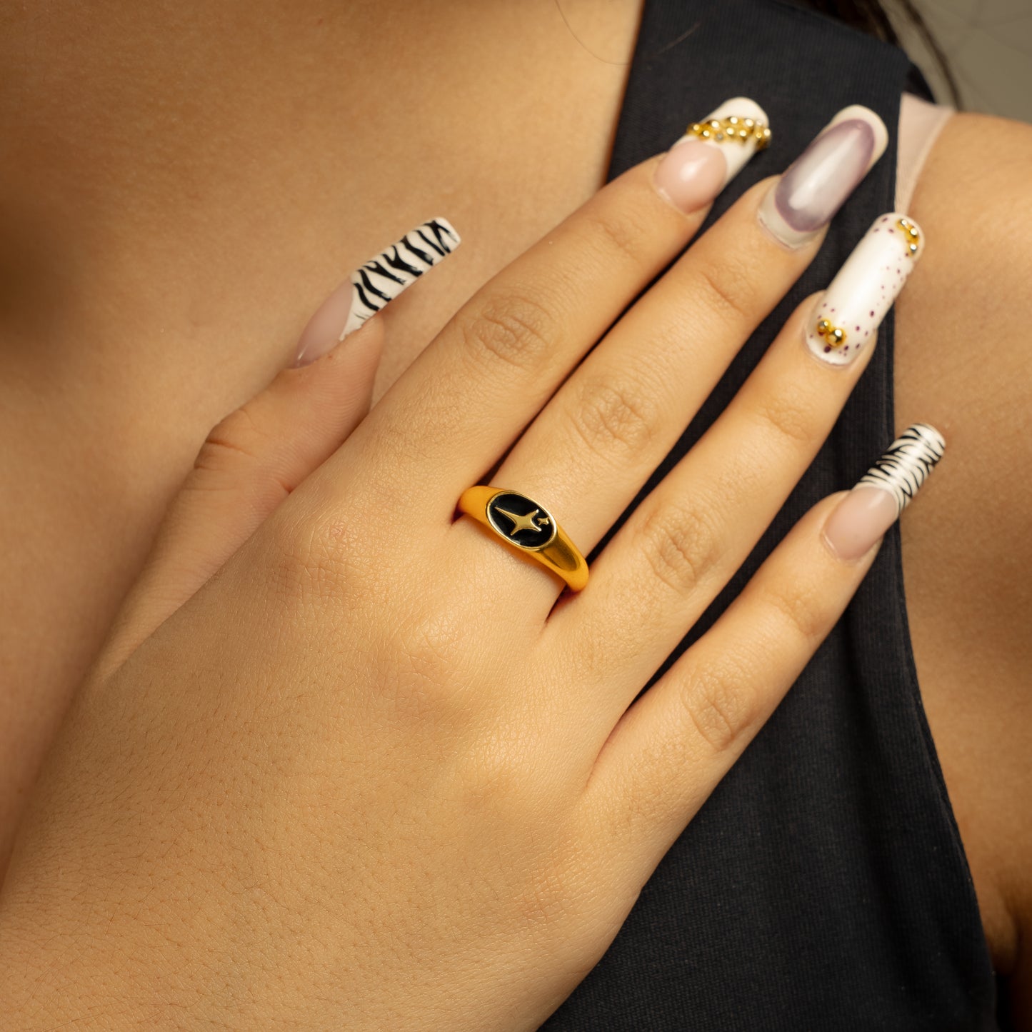 Signature Oval signet ring dorée