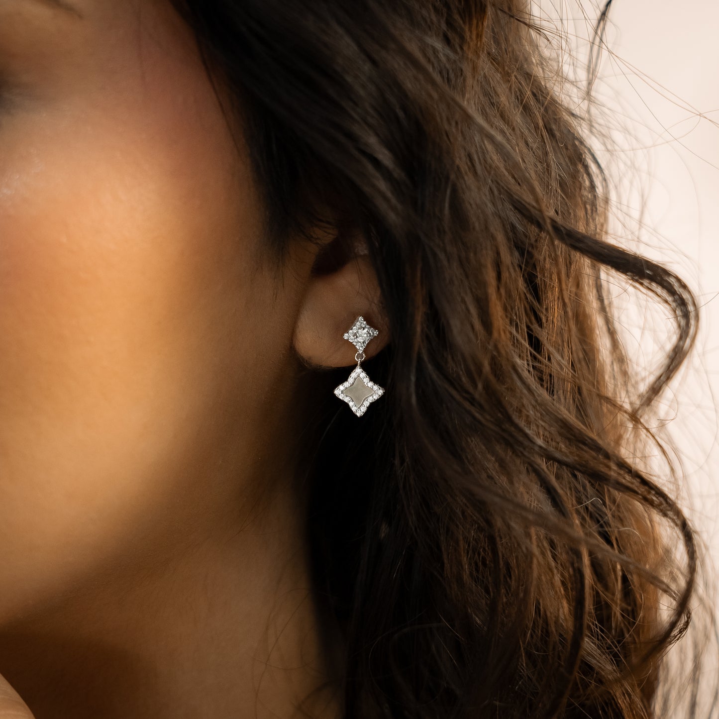 Stars & Flowers earrings argentées - Motif blanc