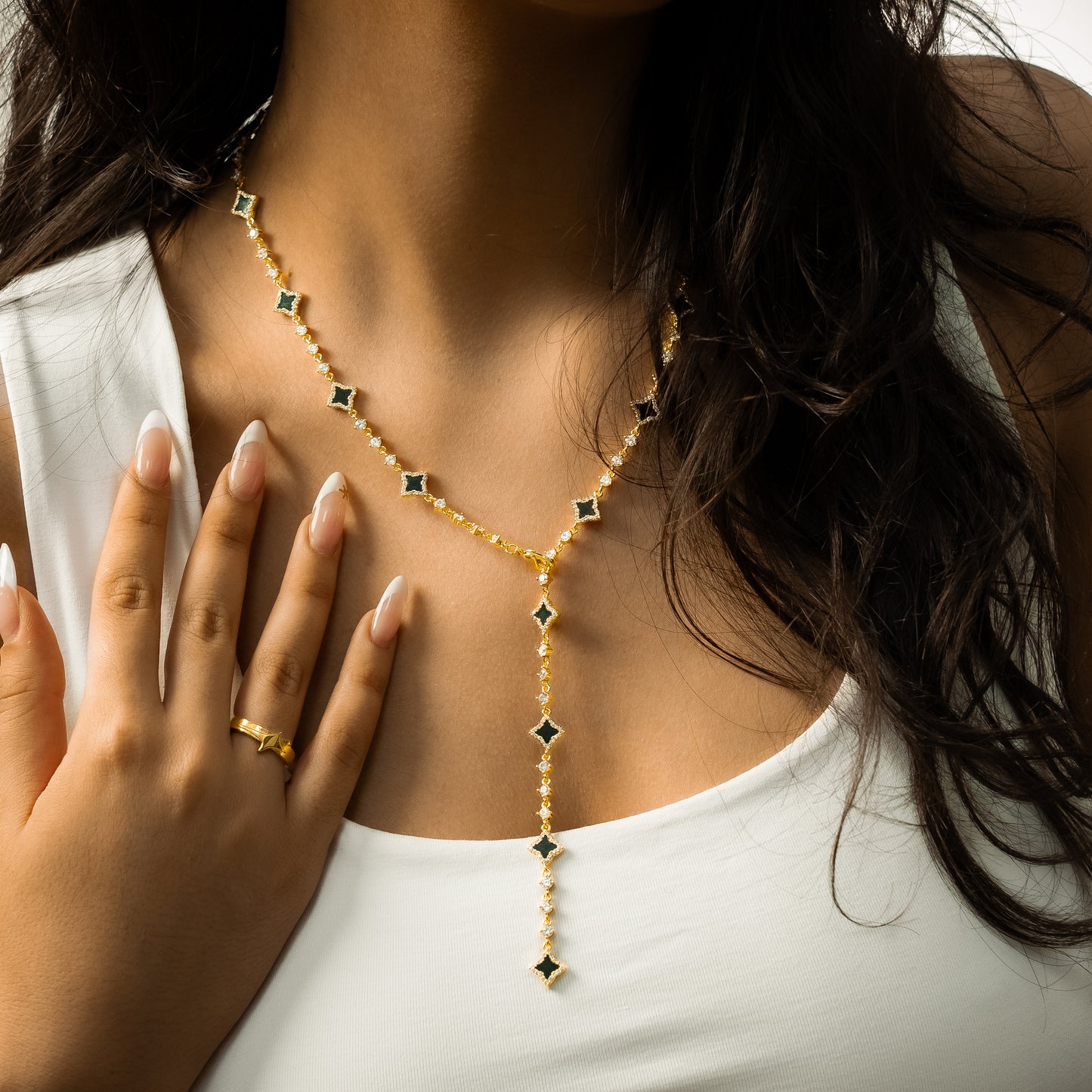 Lariat Flower Tennis Gold - Black Pattern
