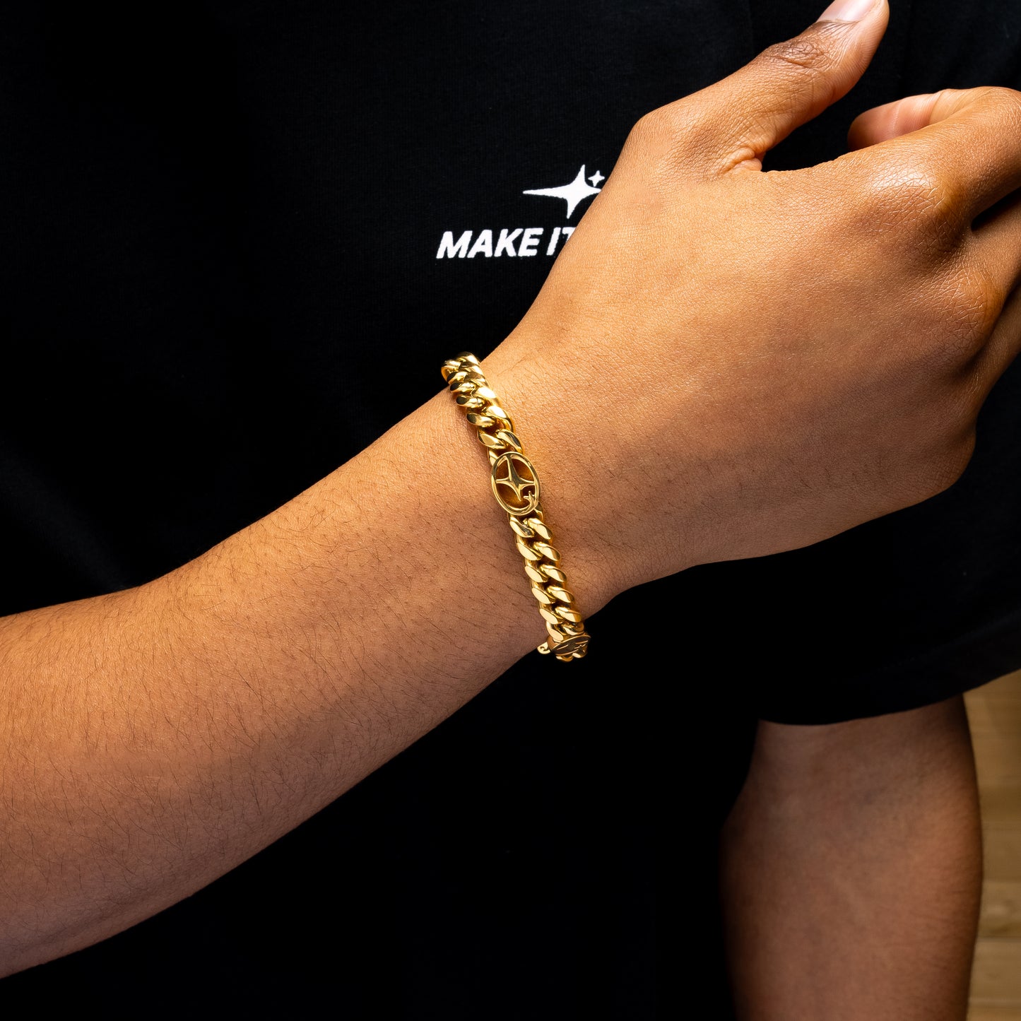 Bracelet Cuban link 8 mm Signature Doré