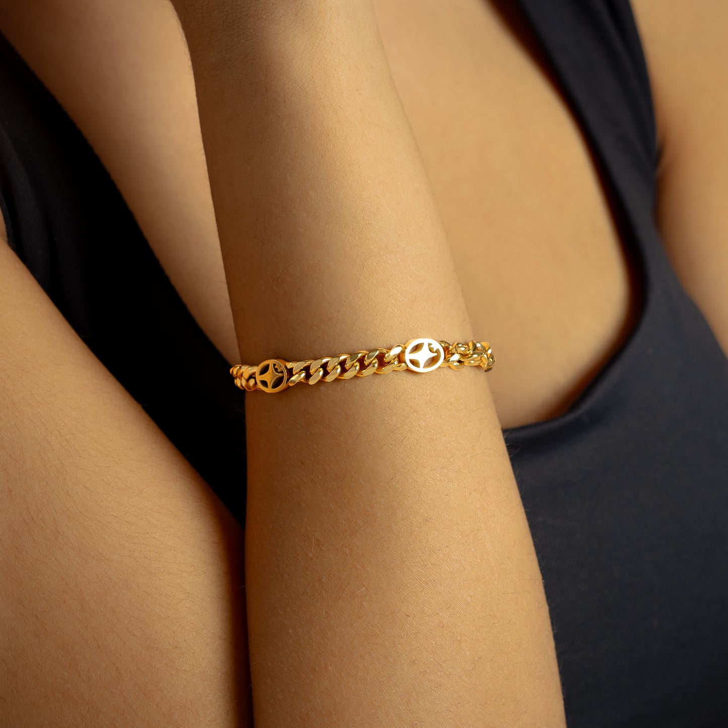 Cuban link bracelet 6 mm Signature Gold