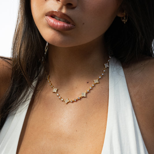 Chaîne Flower Tennis Dorée - Pierres blanches