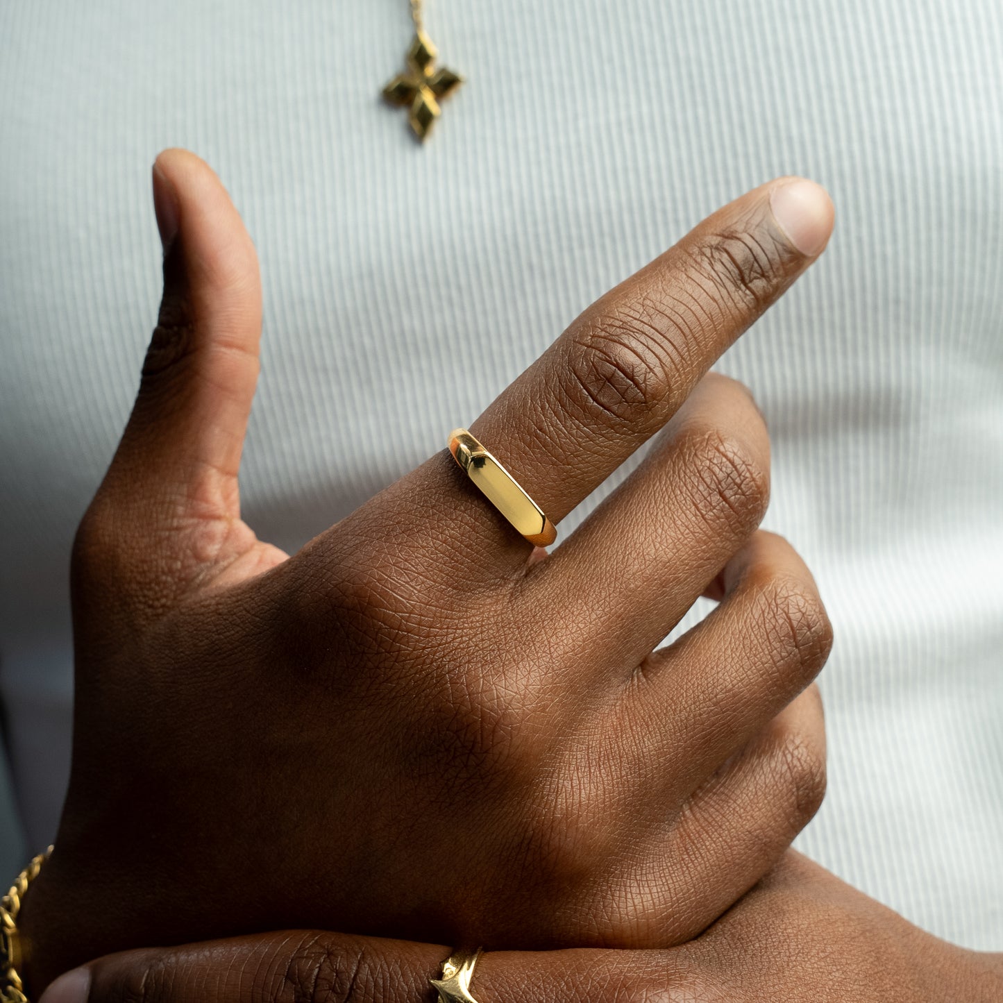 Slim golden ring signet