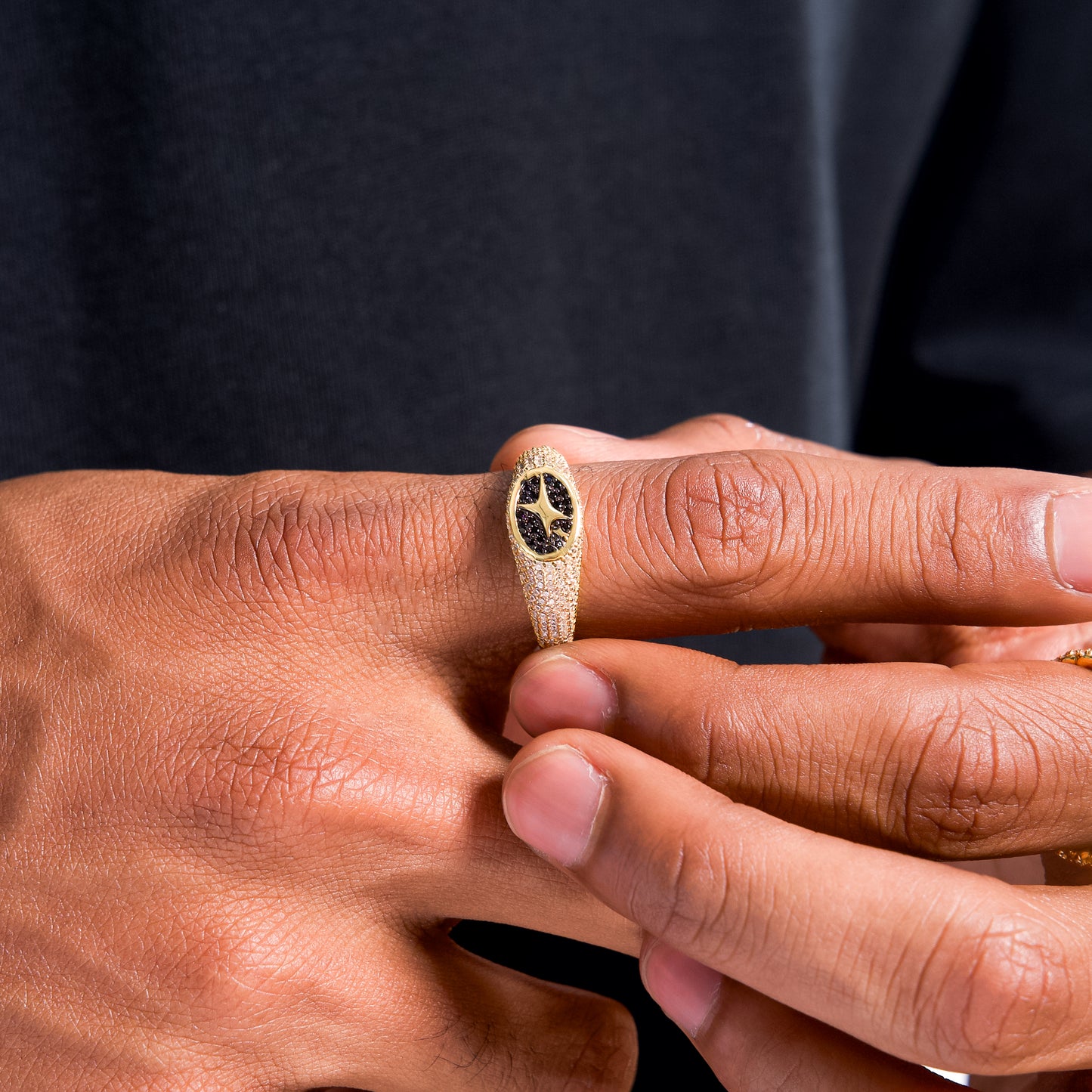 Iced Oval signet ring dorée