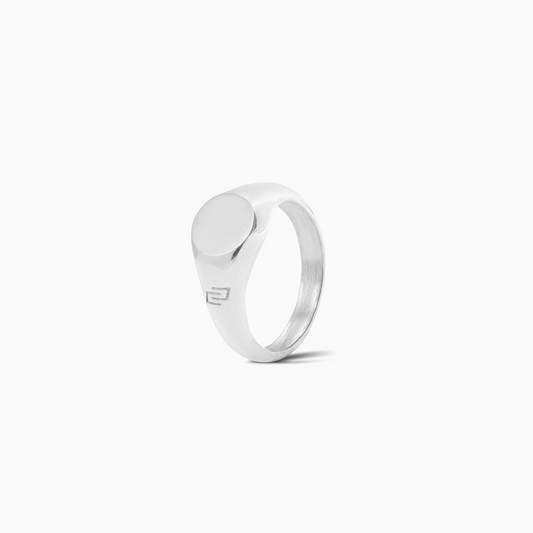 Round silver ring signet